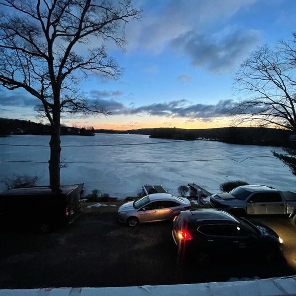 Meet your Posher, Claudia - Picture 1 of 1